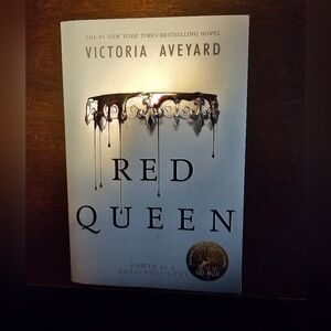 Red Queen Paperback Novel by Victoria Aveyard